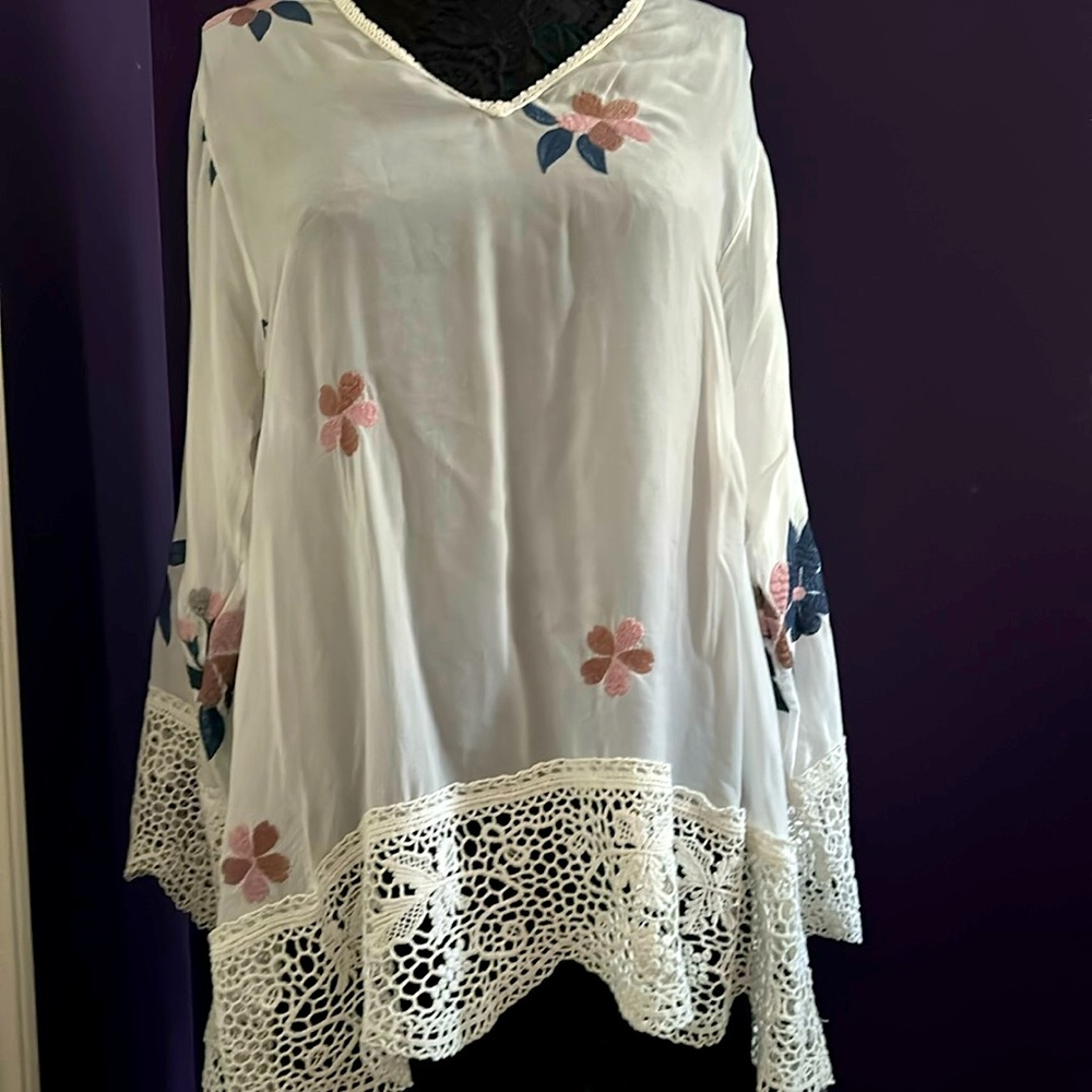 Johnny Was White Tunic with Pink Floral Embroidery
